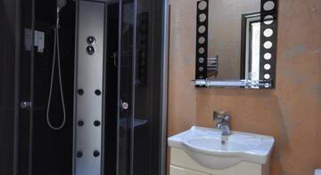 Фото номера Стандартный двухместный номер с 2 отдельными кроватями Гостевой дом Жилые комнаты г. Новороссийск 10